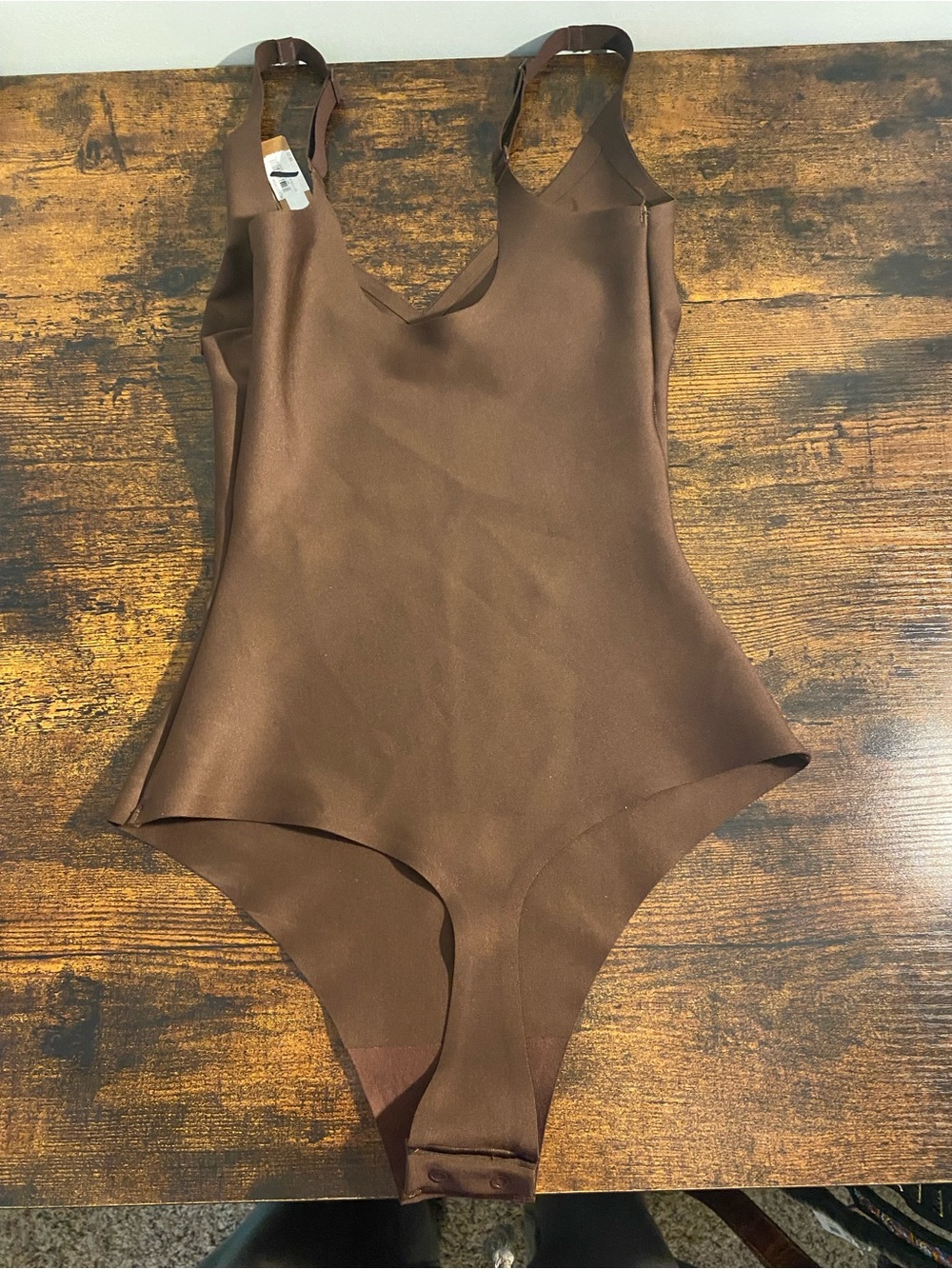 NWT SKIMS Plunge Bodysuit in Cocoa - Picture 3 of 6